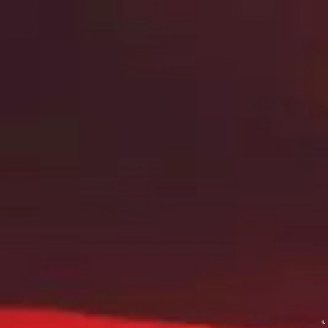 对陌生人也温柔一点，因为你不知道他正经历怎样的风暴。 ​​​