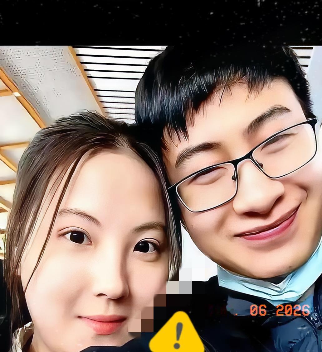 庞众望这事儿闹得，真是让人看清了人性的现实。
分手才半个月，女方前脚删光照片，后