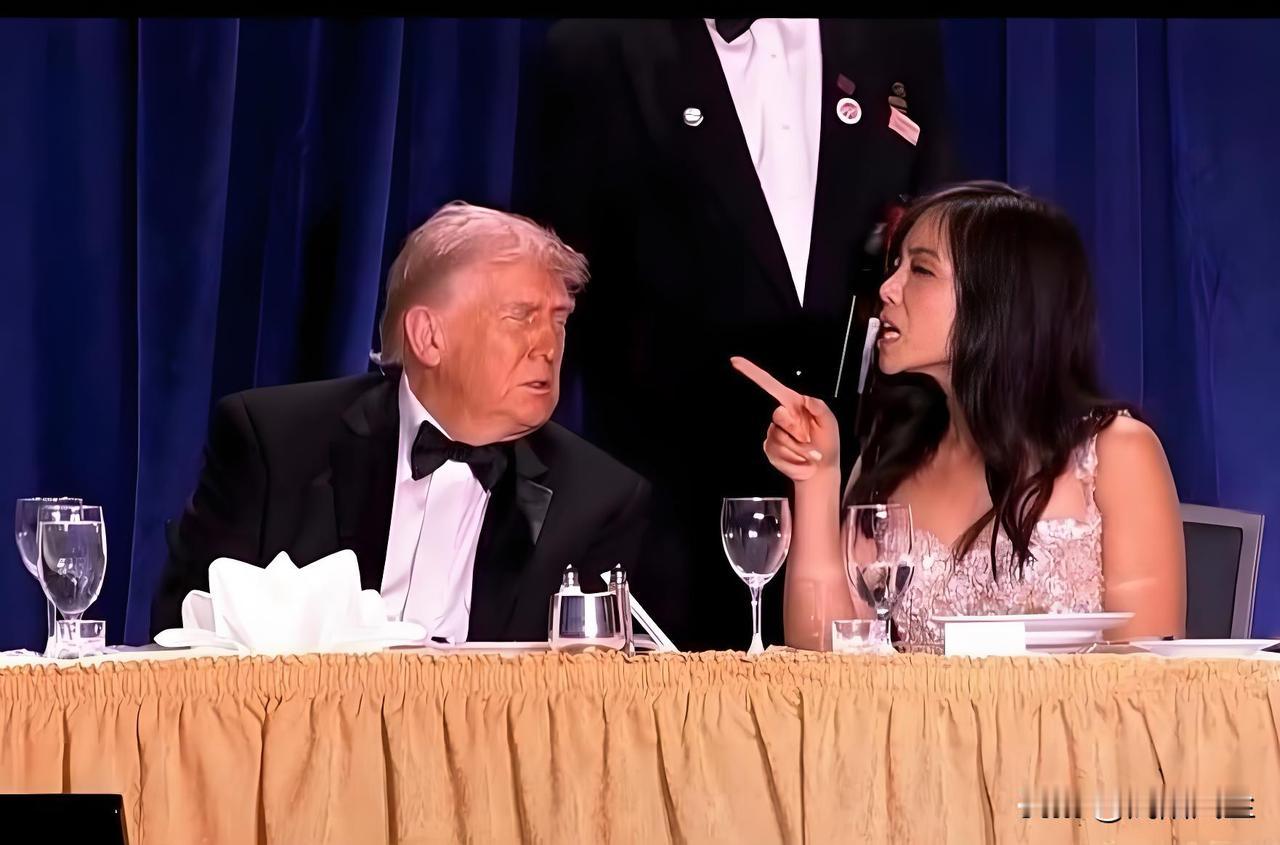 本来应该从从容容游刃有余，现在是匆匆忙忙连跪带爬！睁眼说瞎话，你在躲藏什么啦，你