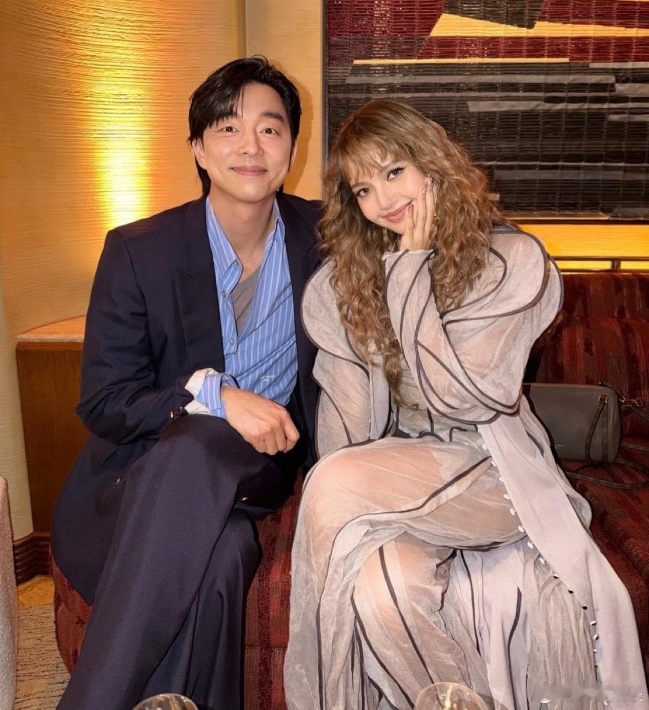 Lisa晒和孔刘合照 Lisa晒和孔刘合照，梦幻联动了，谁双厨狂喜