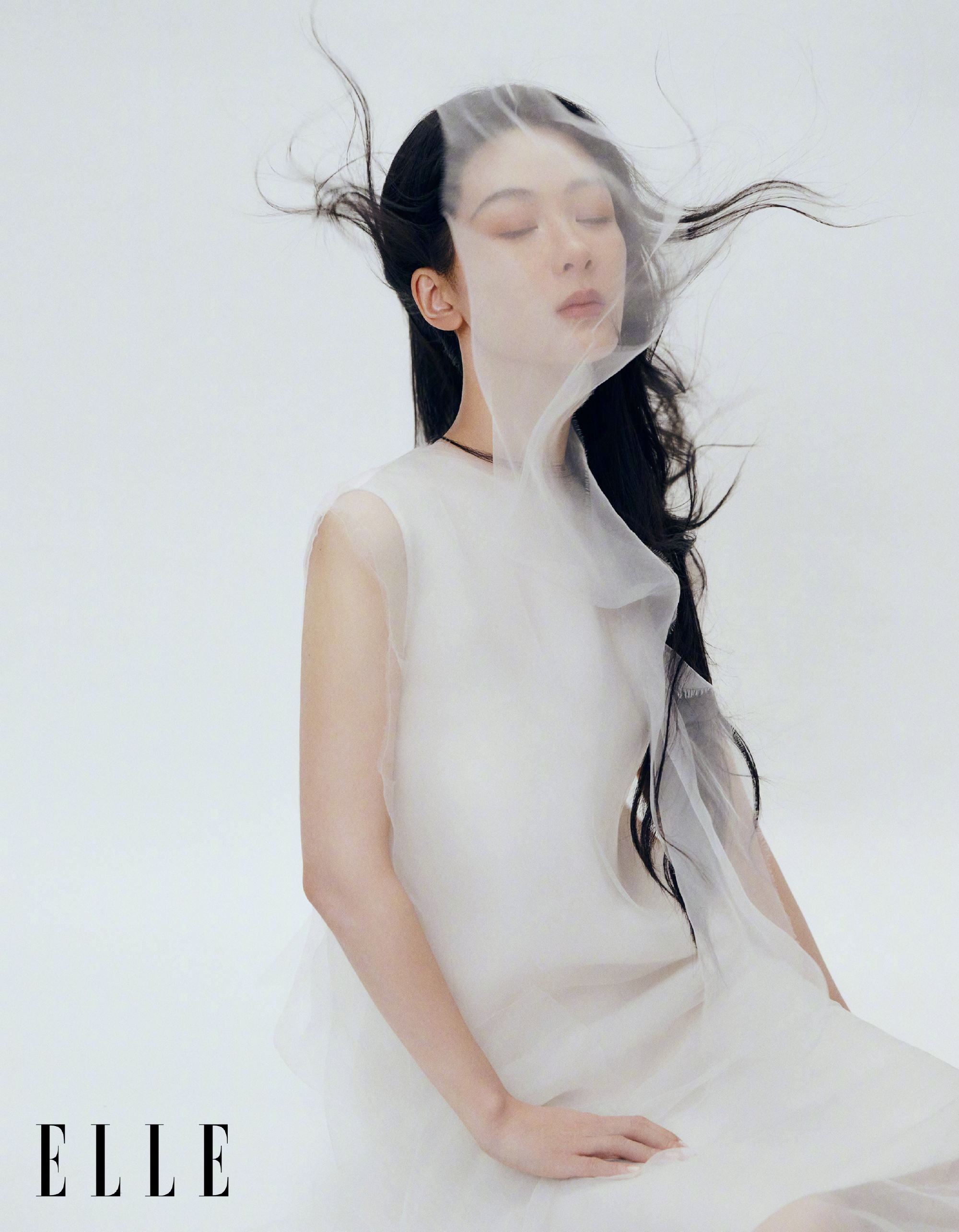 #杨紫的眼妆是一片星辰大海#如同杨紫行走在自己热爱的星辰大海里一样。 ​​​