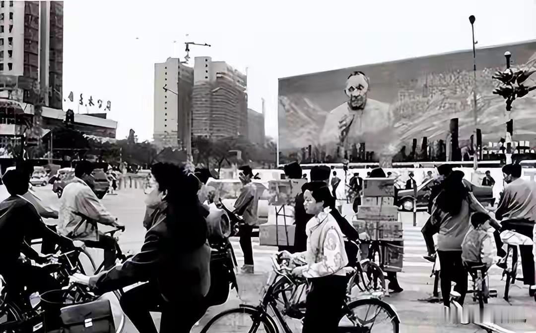 客观看待改革开放：时代抉择与百年蜕变
 
我认为：如果当初中国不改革开放，今天仍