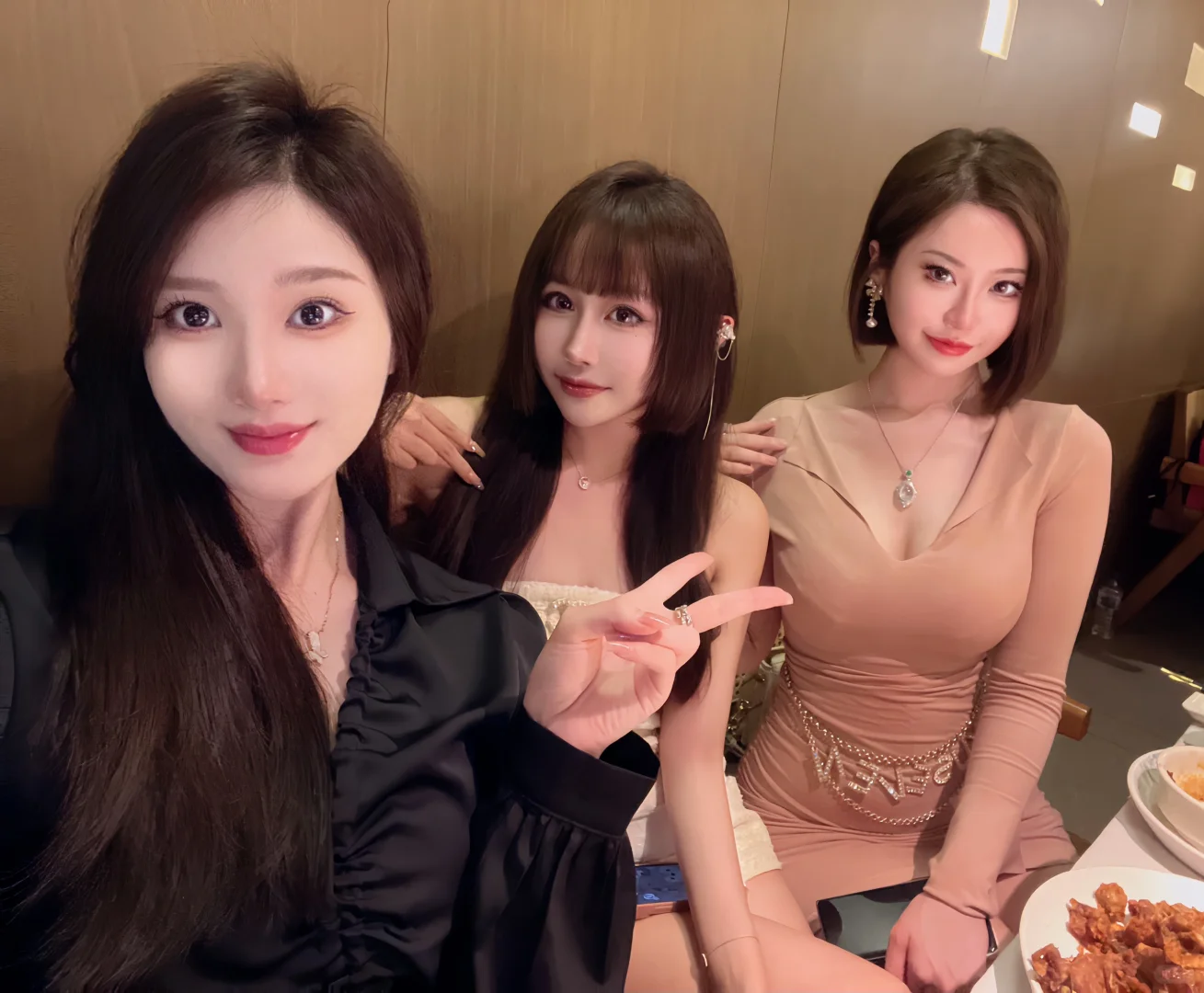 精致女孩👧分享一下隆胸半年后悔吗？