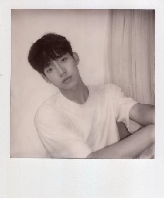 在家里拍拍新宝丽来