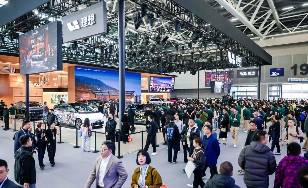 2025年的广州国际车展
🔥 理想全家桶试驾会实录！被种草到不行！

💫 颜