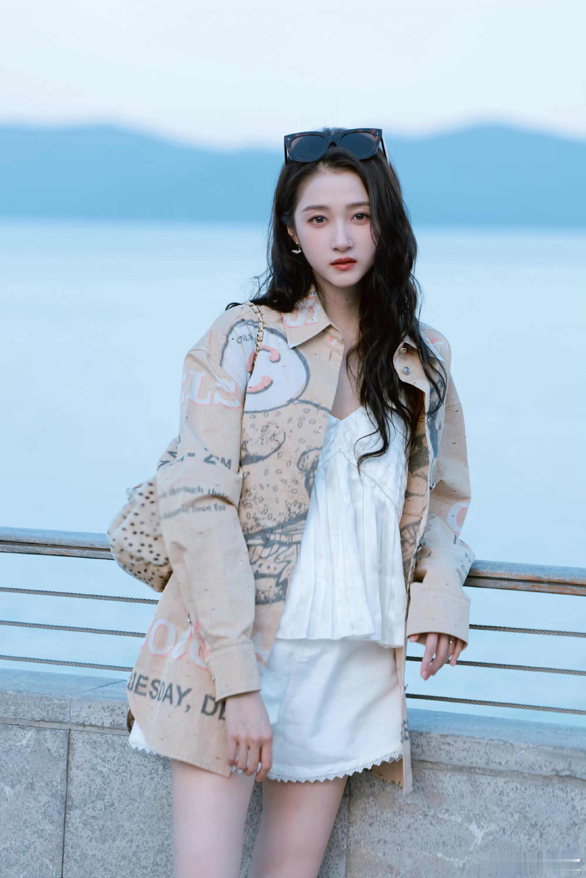 曝关晓彤主演大帝姬 网传女频大女主剧《大帝姬》接触关晓彤，又可以看古装的关晓彤了