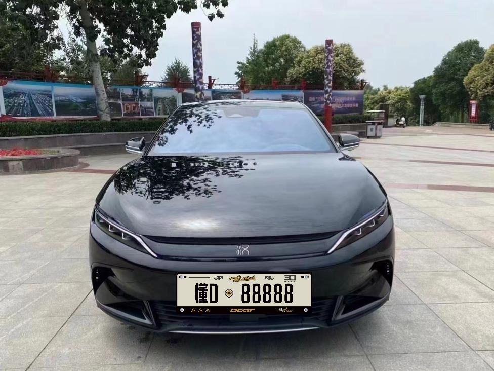 现在油价这么高，用车成本无形之间就增加了。所以现在买车可以看看新能源了。15万预