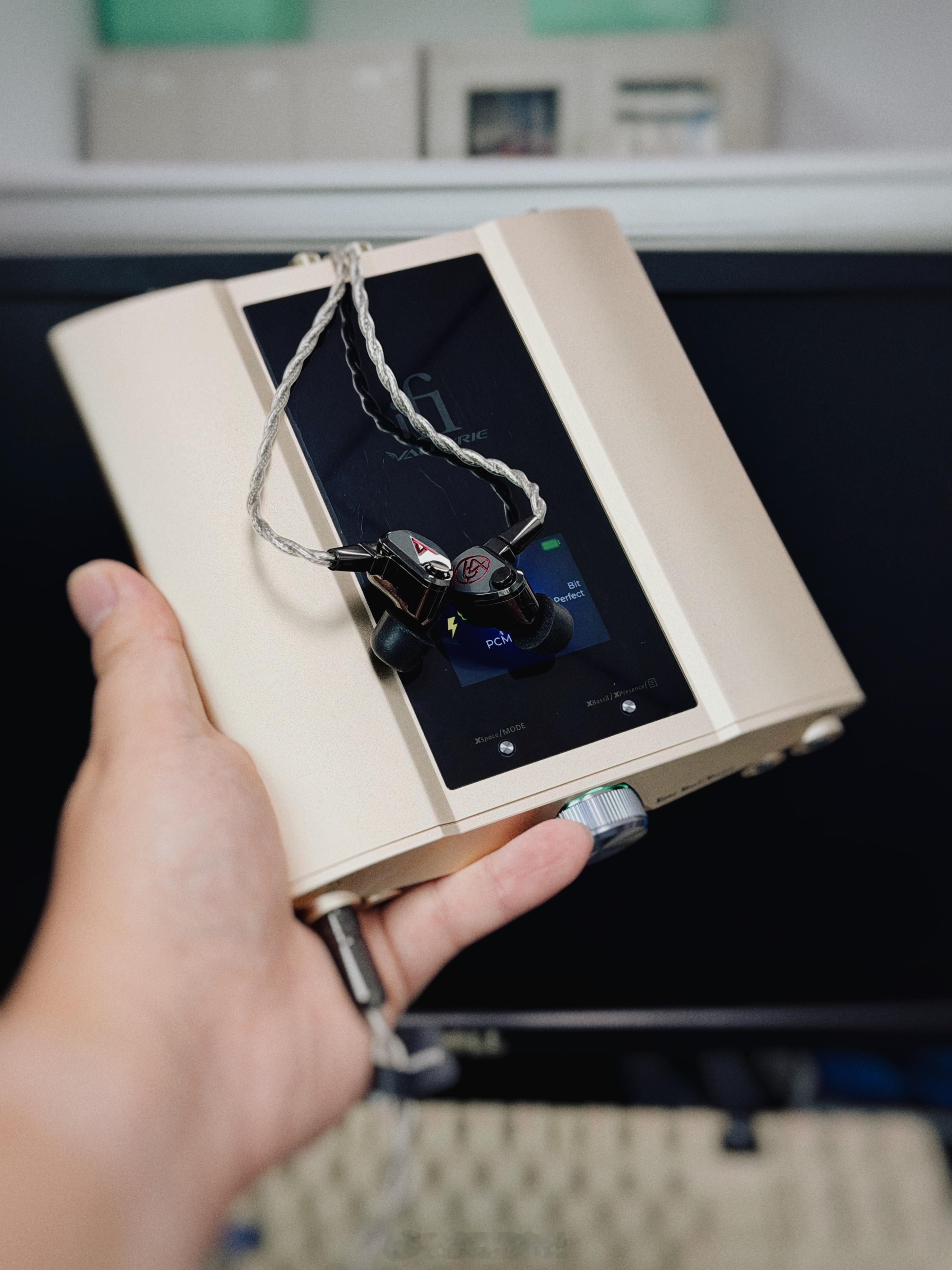 今日份的办公室HiFi套装，有没有点小新颖[不愧是你]闲来无事开开箱[超话]耳机