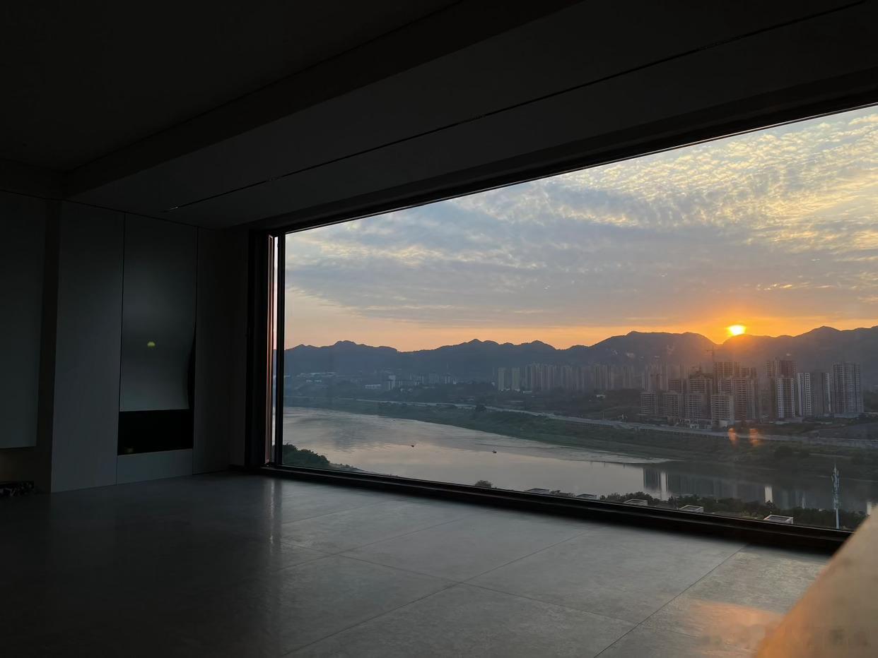 底层逻辑：让青蛙看一次天——开眼让穷人赚一次快钱——起念让努力的人体验一把温柔乡