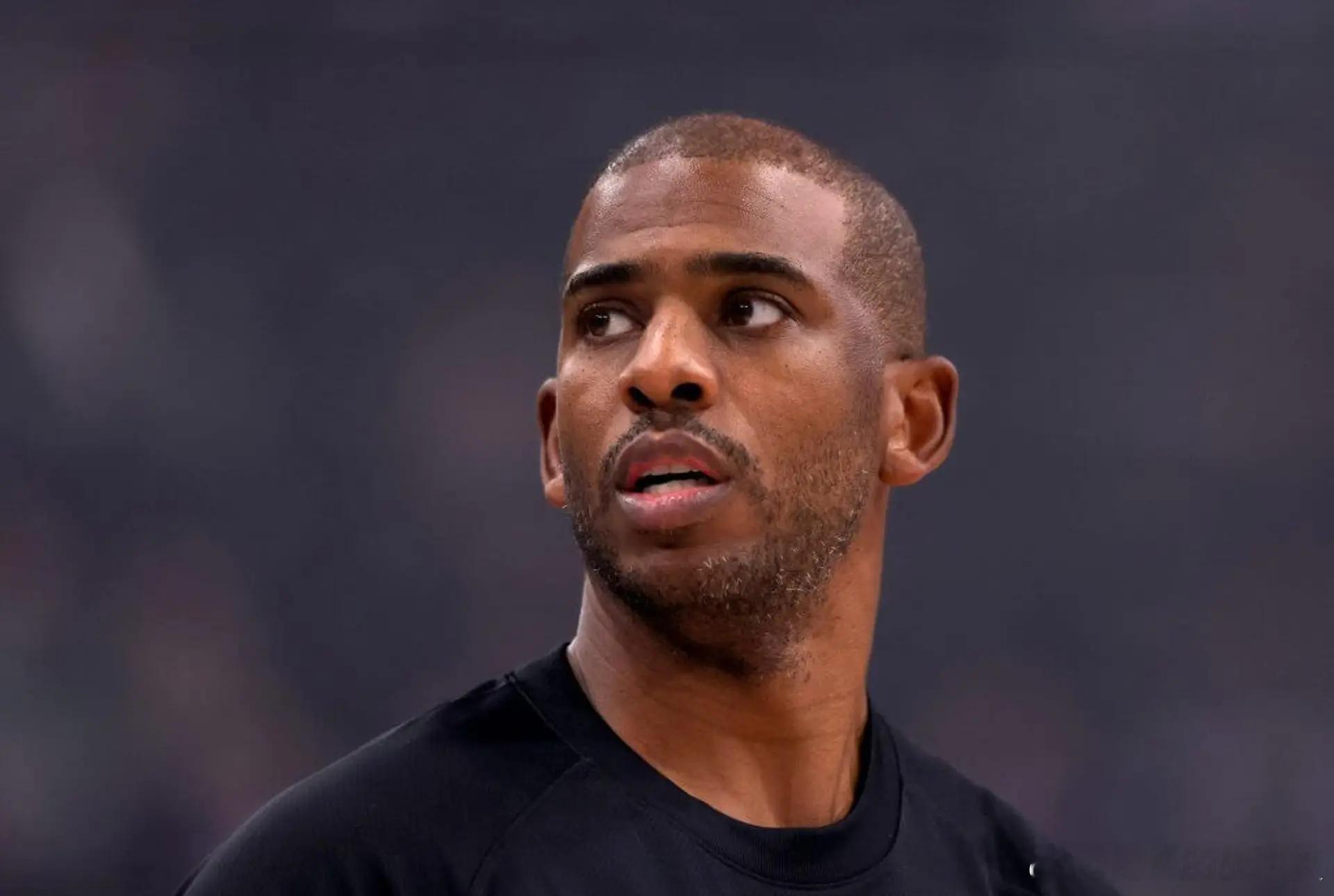 快船队记Law Murray: 快船在与联盟老将的关系处理方面，一直素有争议：-