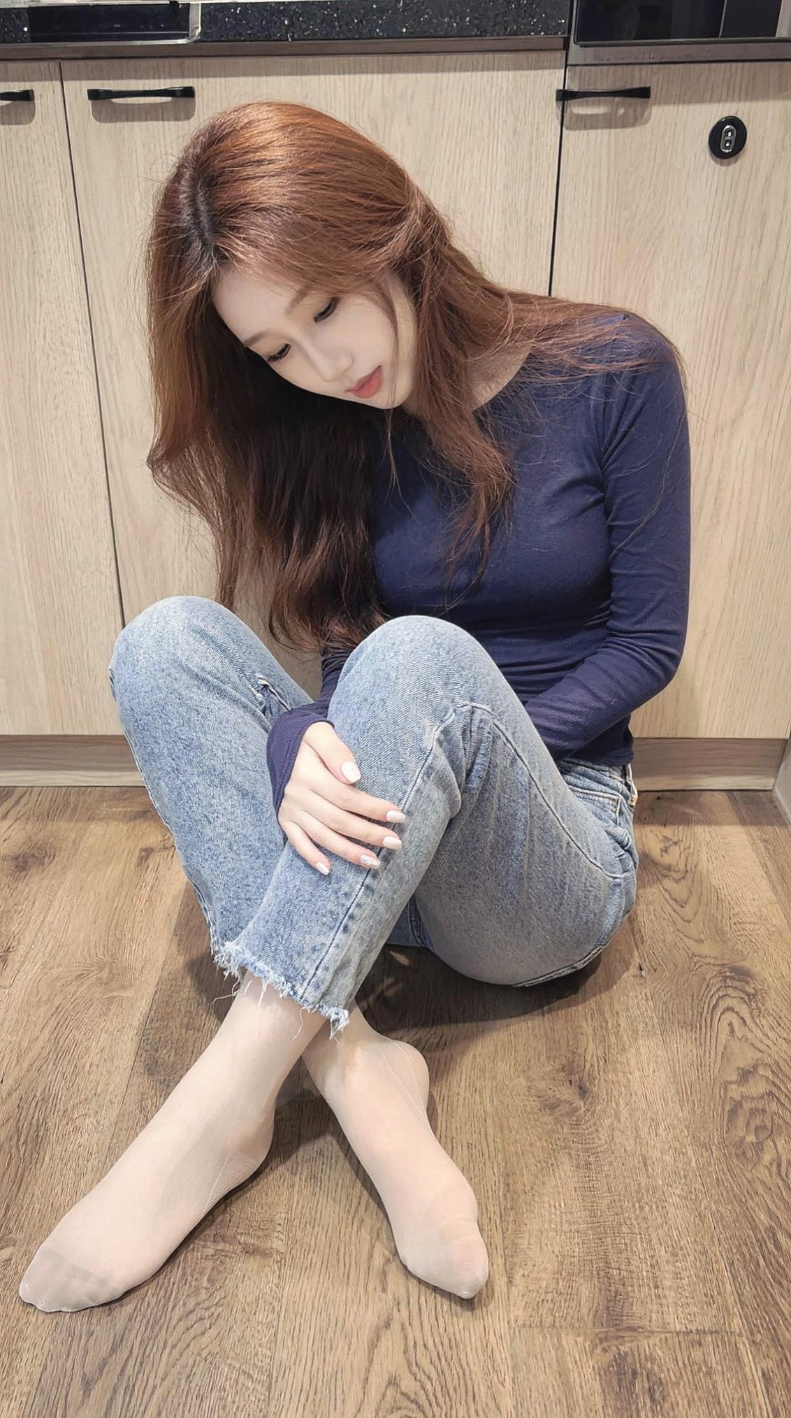 我不是一个没良心的人 任何人陪我走过的每段路我都记得 我念你的好 也记你的坏