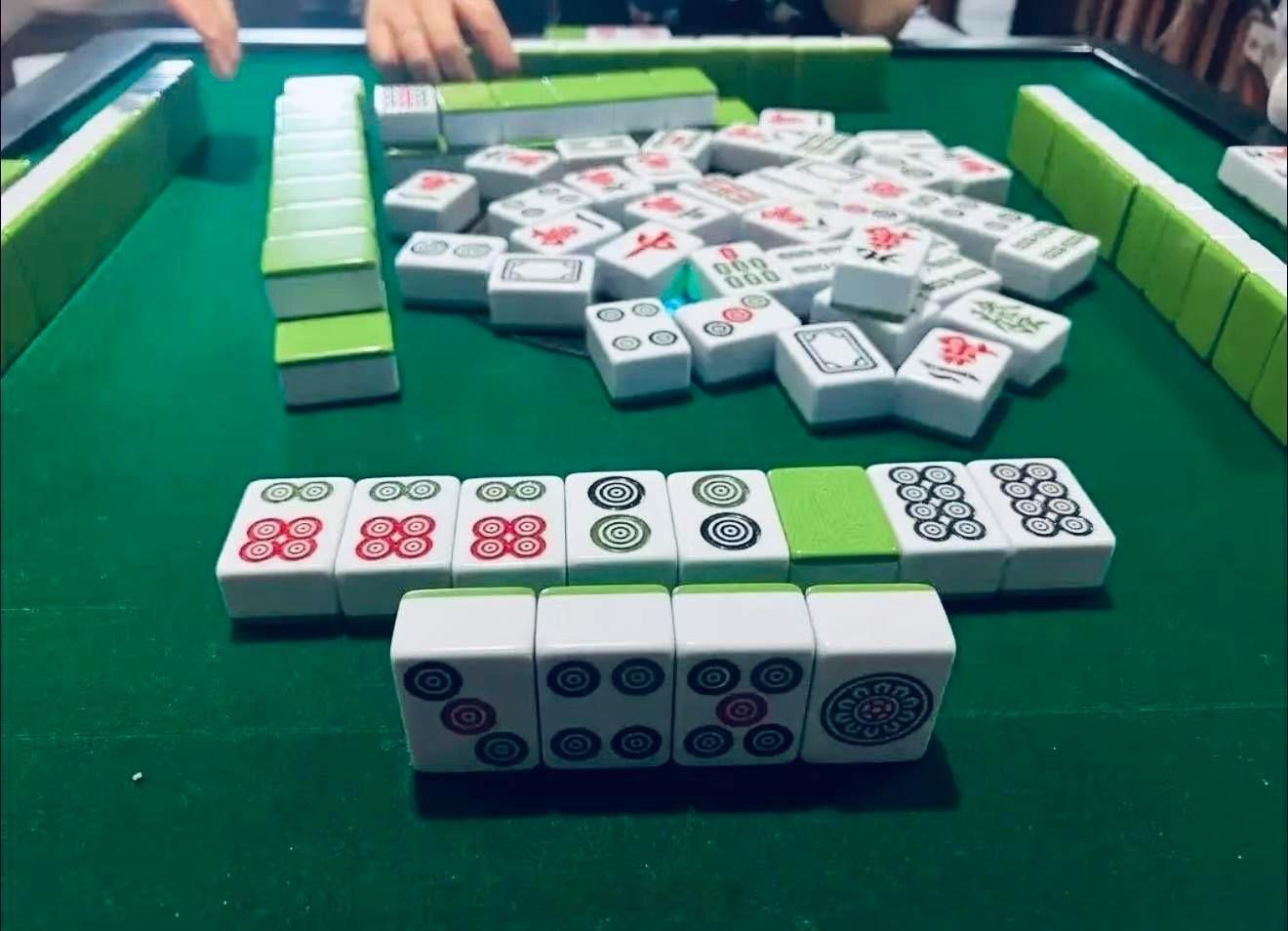 今天进行了修复，但差点意思，主要是下午冲高回落的走势，资金选择了低位方向，上午科