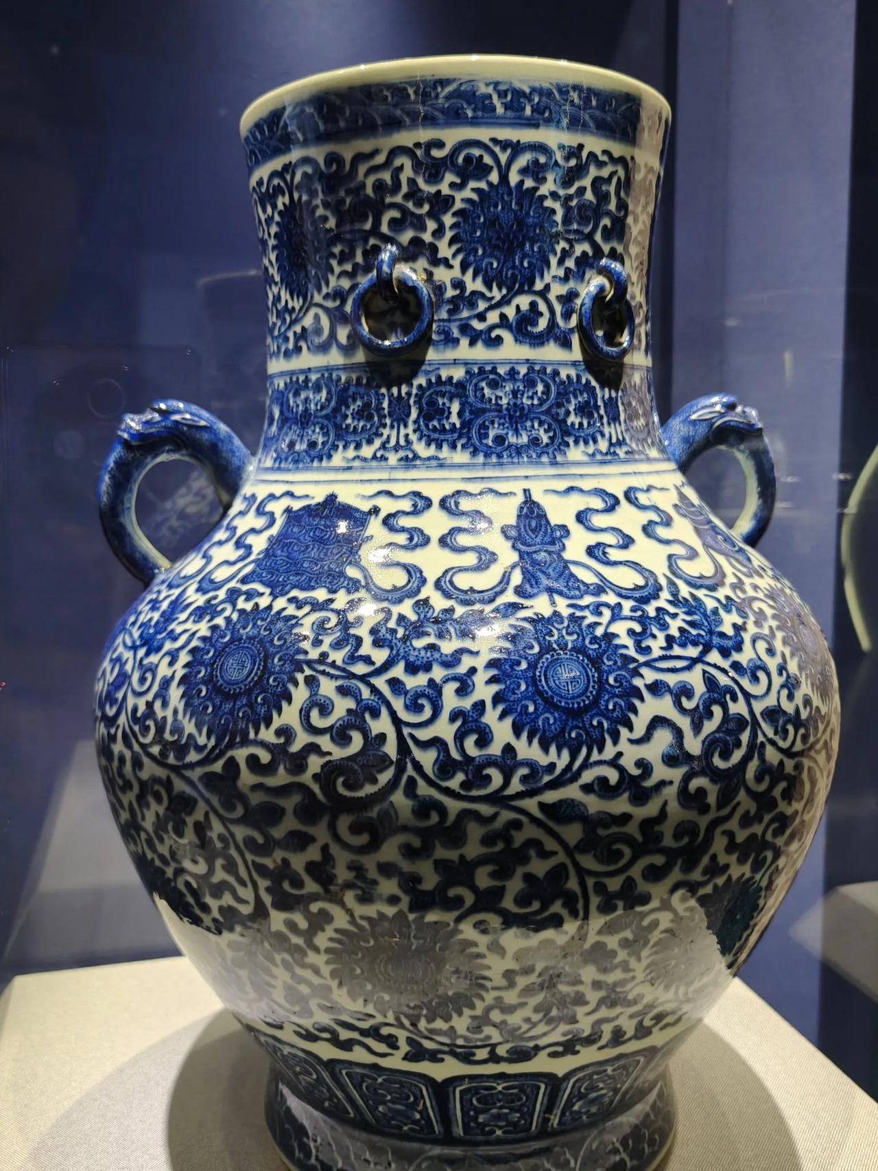 这小花纹儿如果印在衣服上，哪件都得远超国际奢侈品大牌（实物摄于石家庄市博物馆明清
