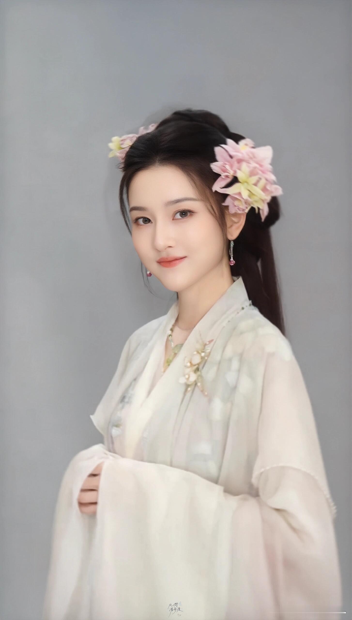 宋祖儿 姥姥黑化前后|||“劫花摇曳处，姥姥魅摄心魂”期待宋祖儿饰演的『姥姥』 