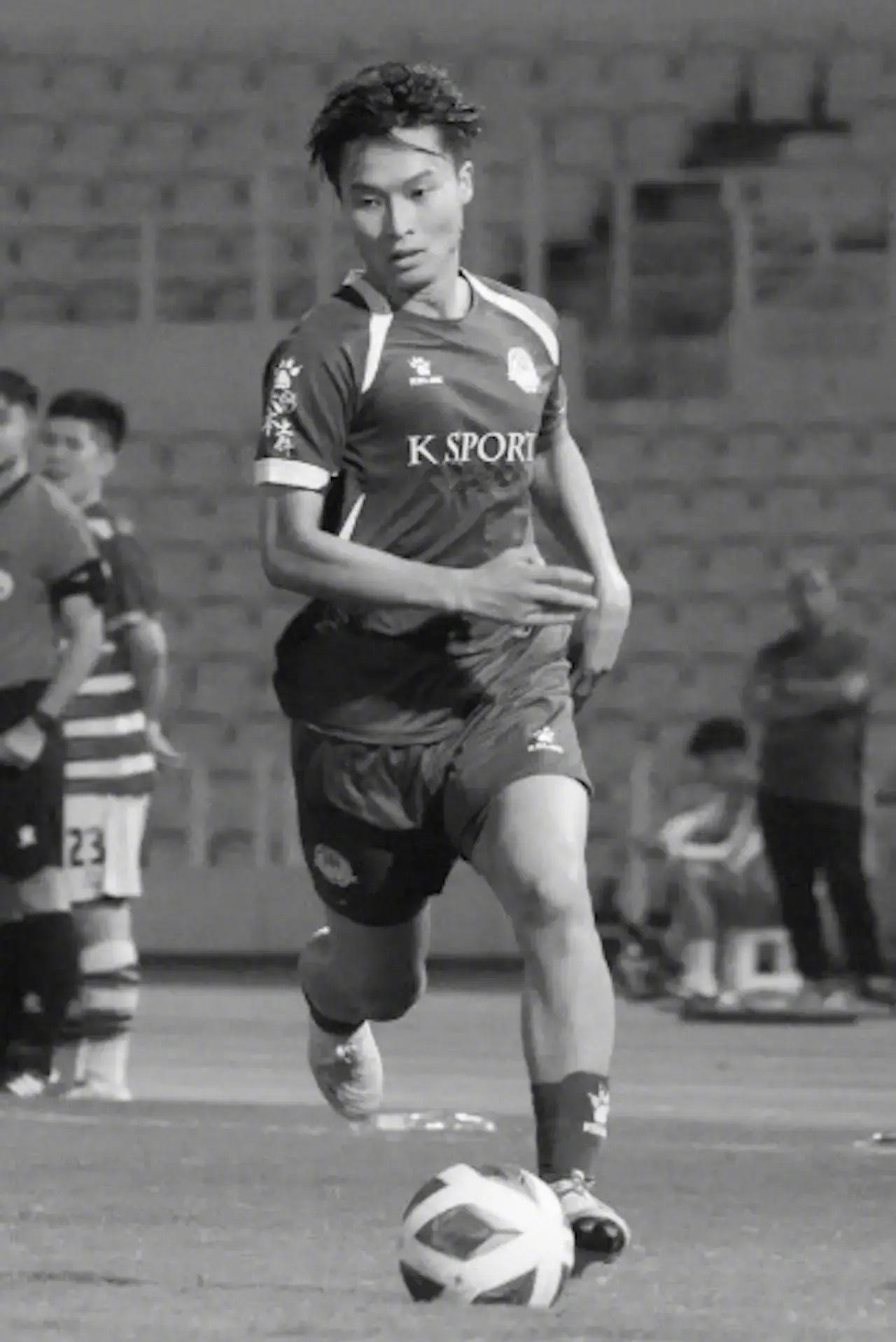 R.I.P 据香港媒体报道，澳门友谊大马路周一（4日）清晨发生严重车祸，一辆私家