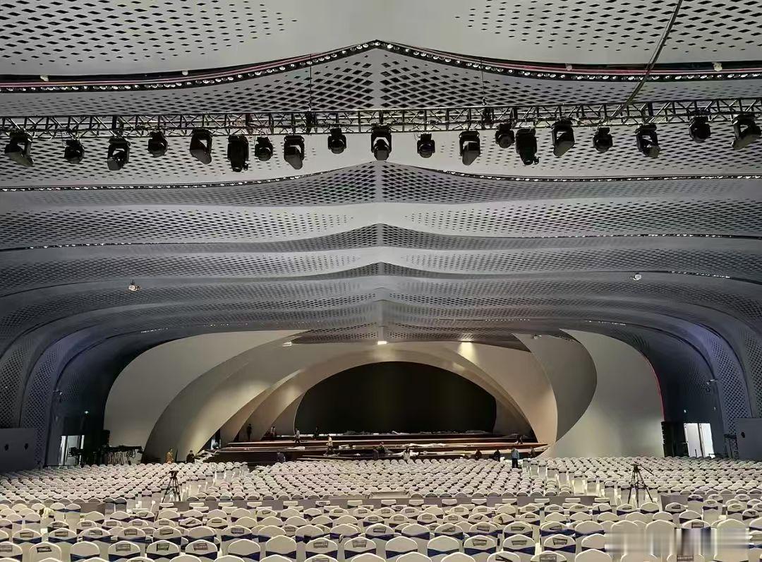 faker成都见面会 Faker成都见面会在12月31日20点举行，有点陪跨年的