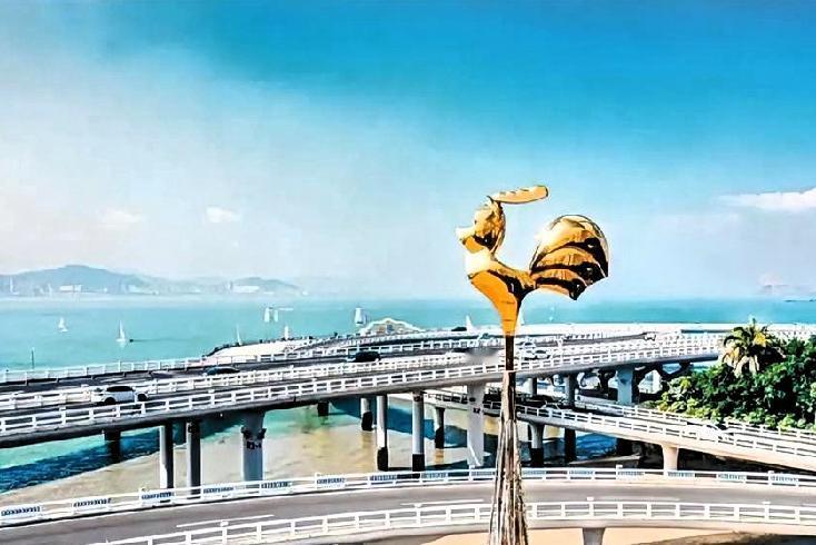 1. 影视产业基础完备，软硬件实力过硬 ：厦门本身就是“天然摄影棚”，鼓浪屿、中