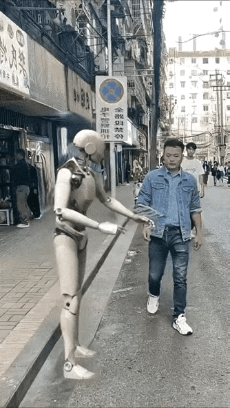 机器人也学坏了