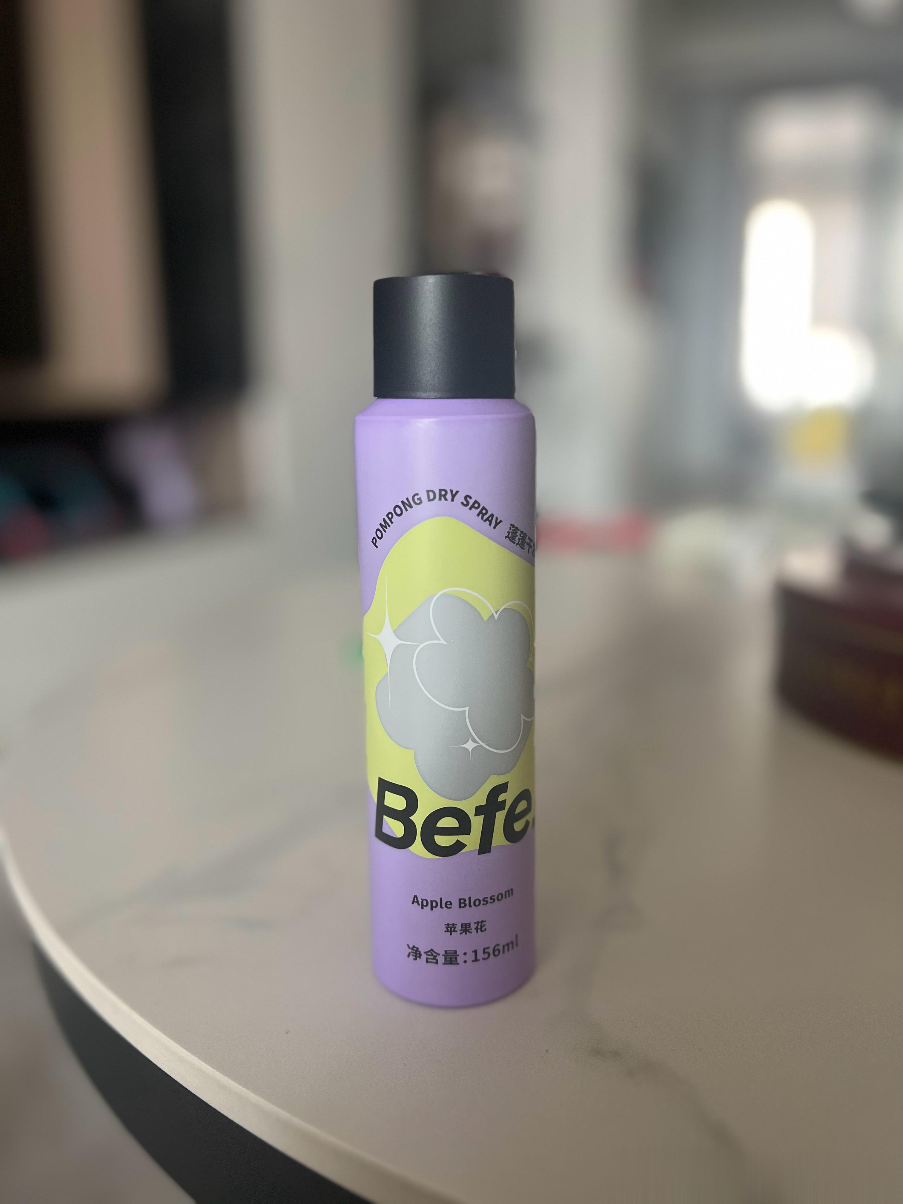 Befe这款蓬蓬喷雾简直油头神器，来不及洗头的时候拿着隔20cm喷一下，再用梳子
