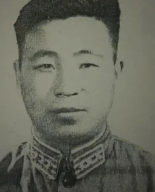 1952年，志愿军40军119师357团换防回国时，对面英军黑卫士兵团，竟公然朝