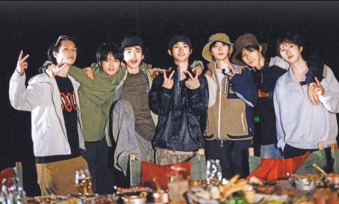 时代少年团将小年直播B站春节同好唠嗑局春晚大赏 这个小年和谁一起过？时团来陪你啦