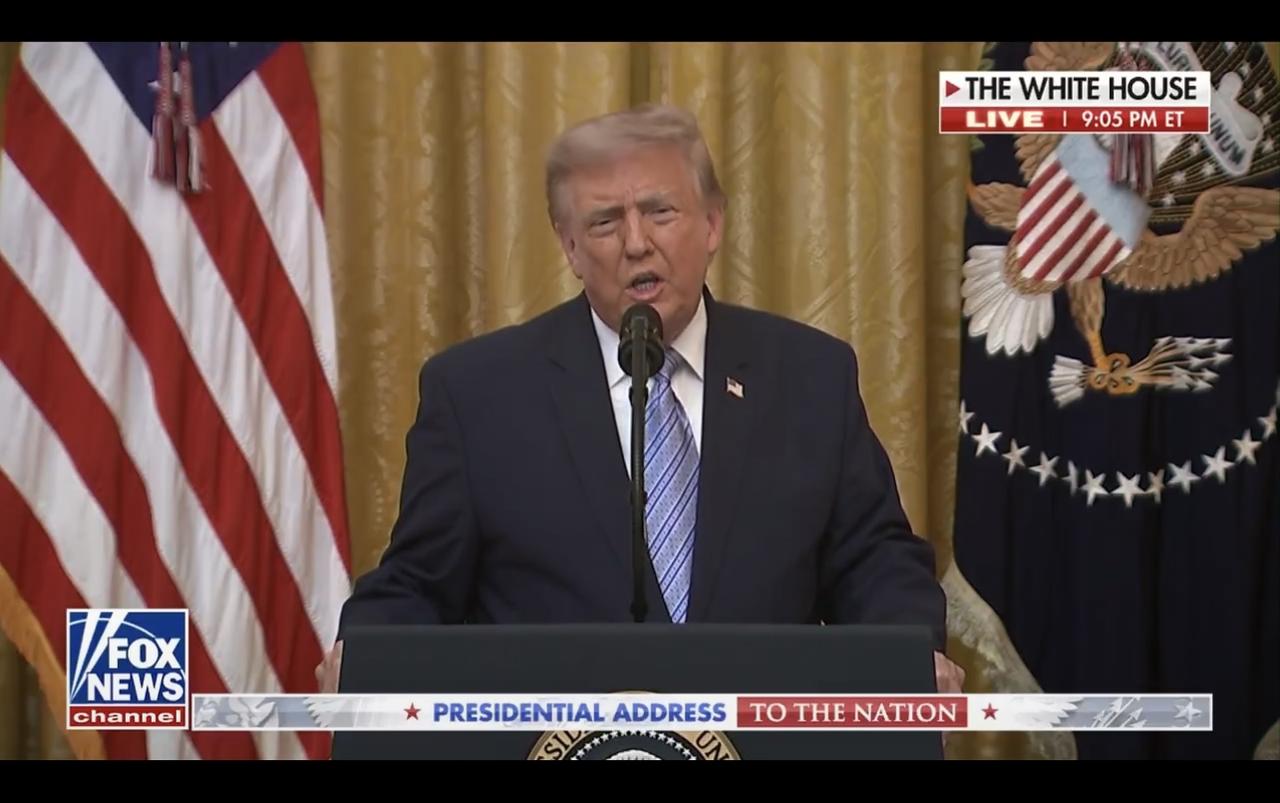 “两年前，我们的国家已经死了。现在我们是世界上任何地方最热门的国家。”

特朗普