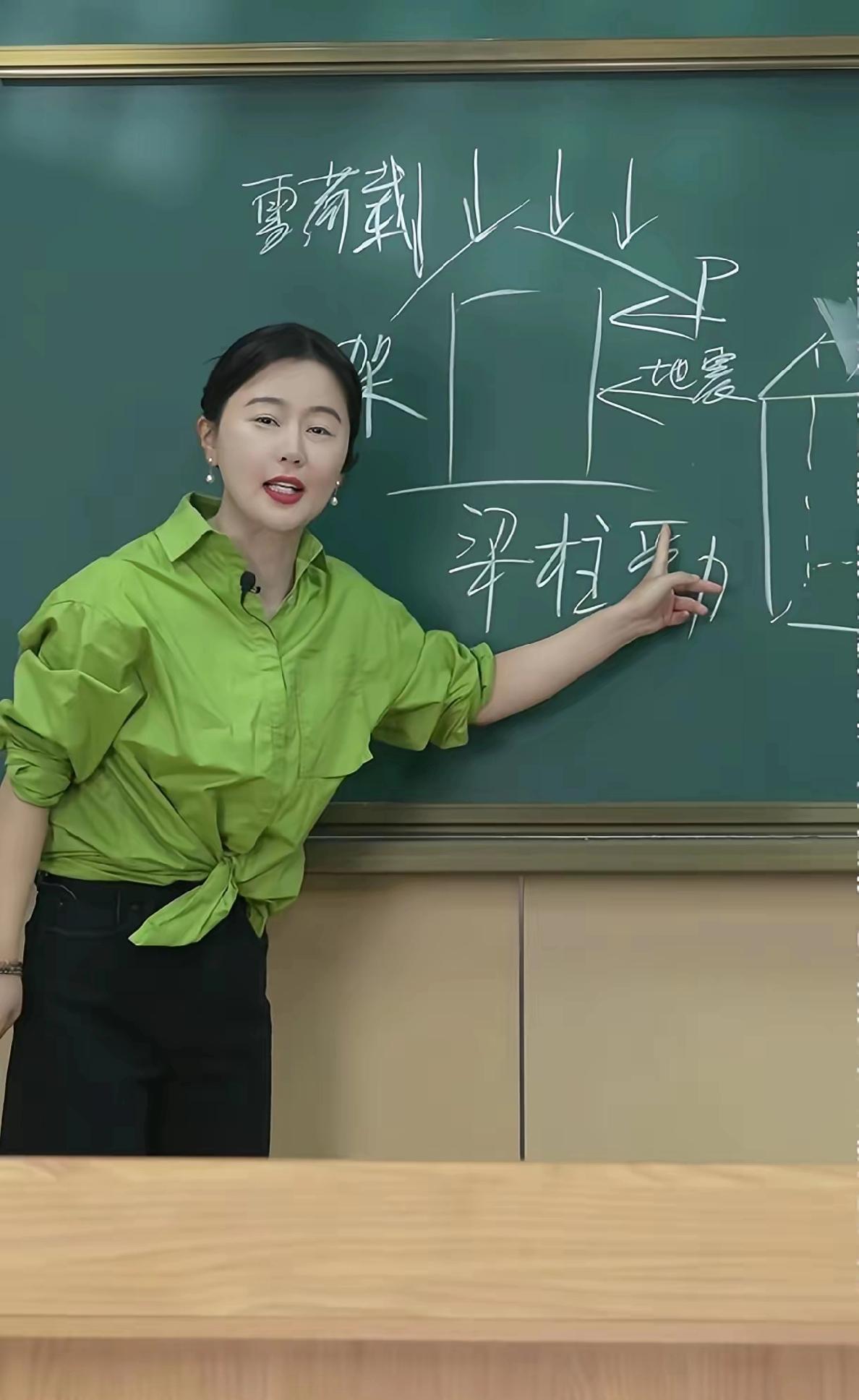 其实相宜博士这次大动肝火，
骂的不是团队，是她自己。
她自己知道，自建团队这条路
