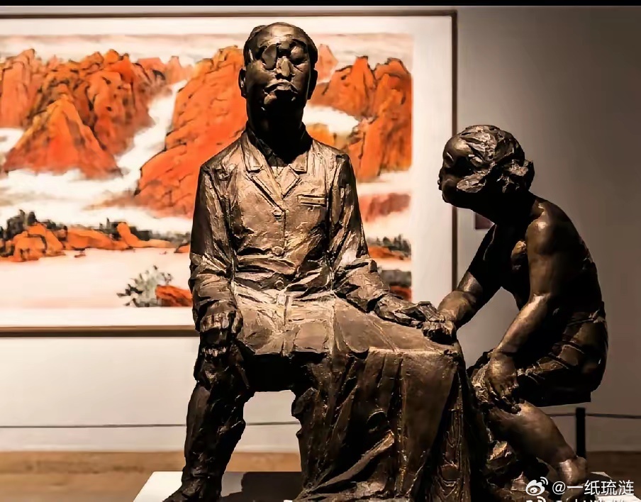 这种雕像想表达什么呢？在中国美术馆看见的这个作品，蓄意及恶意带偏审美，将审美滑向