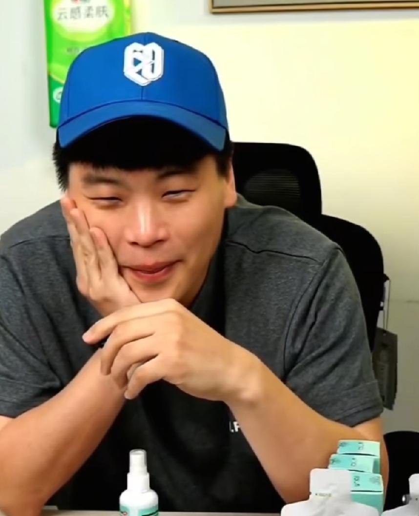 郝帅真是挺幽默，一开口，既让人开心，又觉得他说的有点道理。
        这不