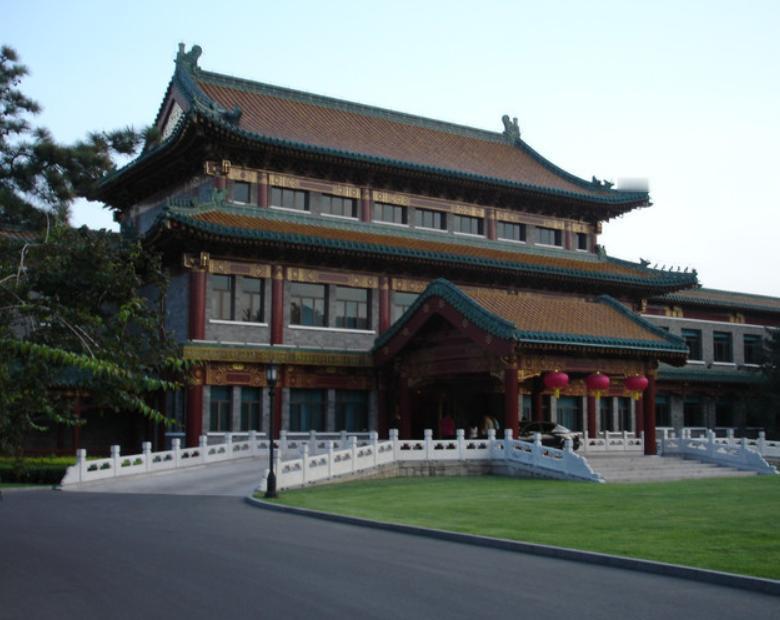 一提到“钓鱼台国宾馆”，大家心里肯定觉得那是个又神秘又高级的地方，能在里头端盘子