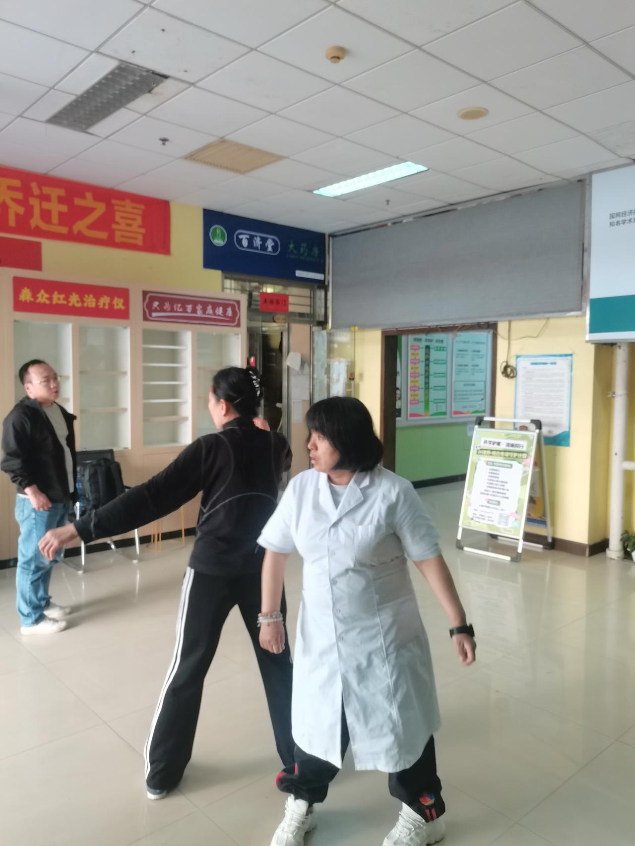 为什么有些人就是做不到文明养狗呢每个人的素质是不一样的，每个人的教育程度也是不一