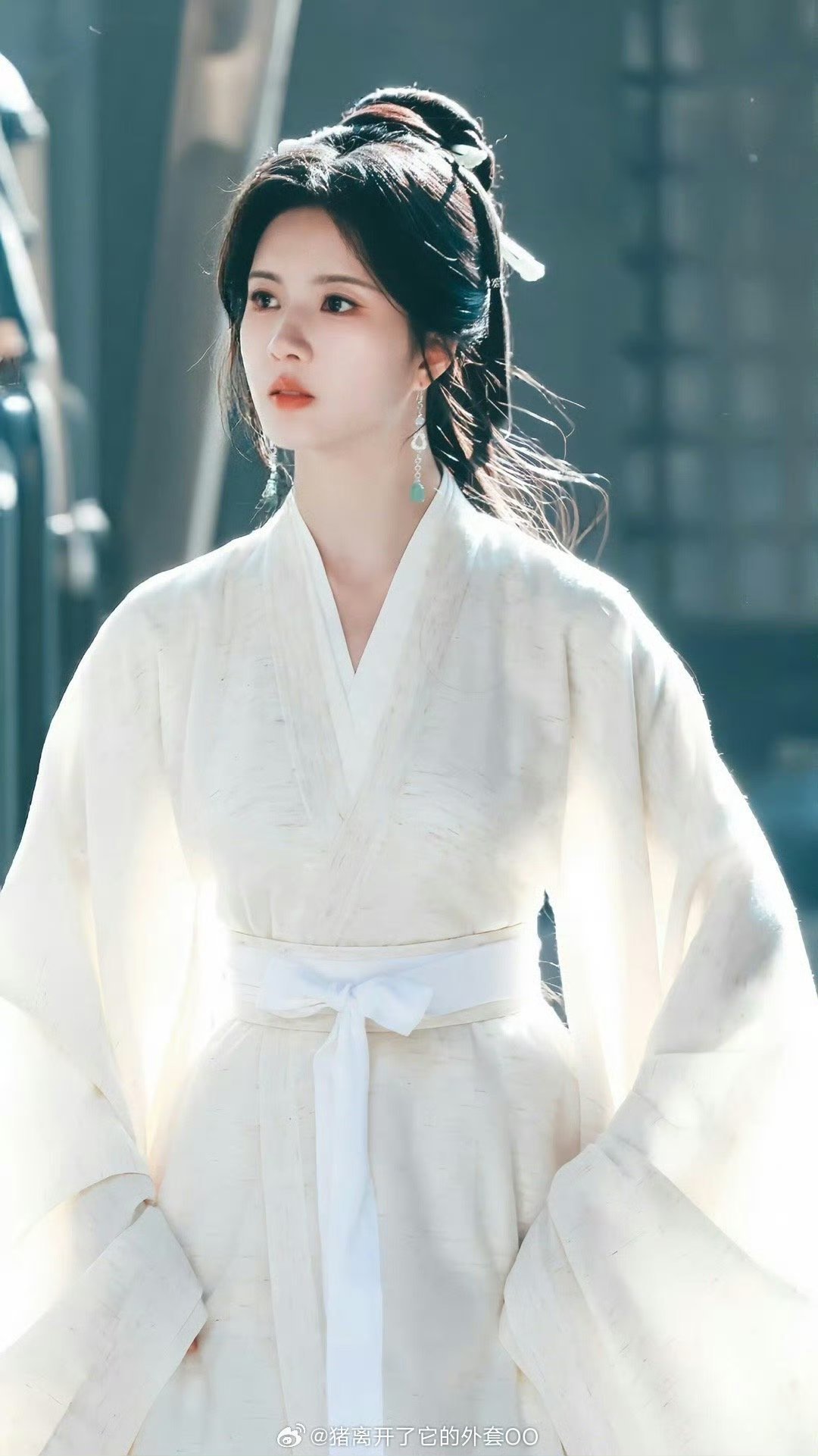 刘些宁《归良辰》慕容钧白衣路透，好像九重天上的仙子来的 