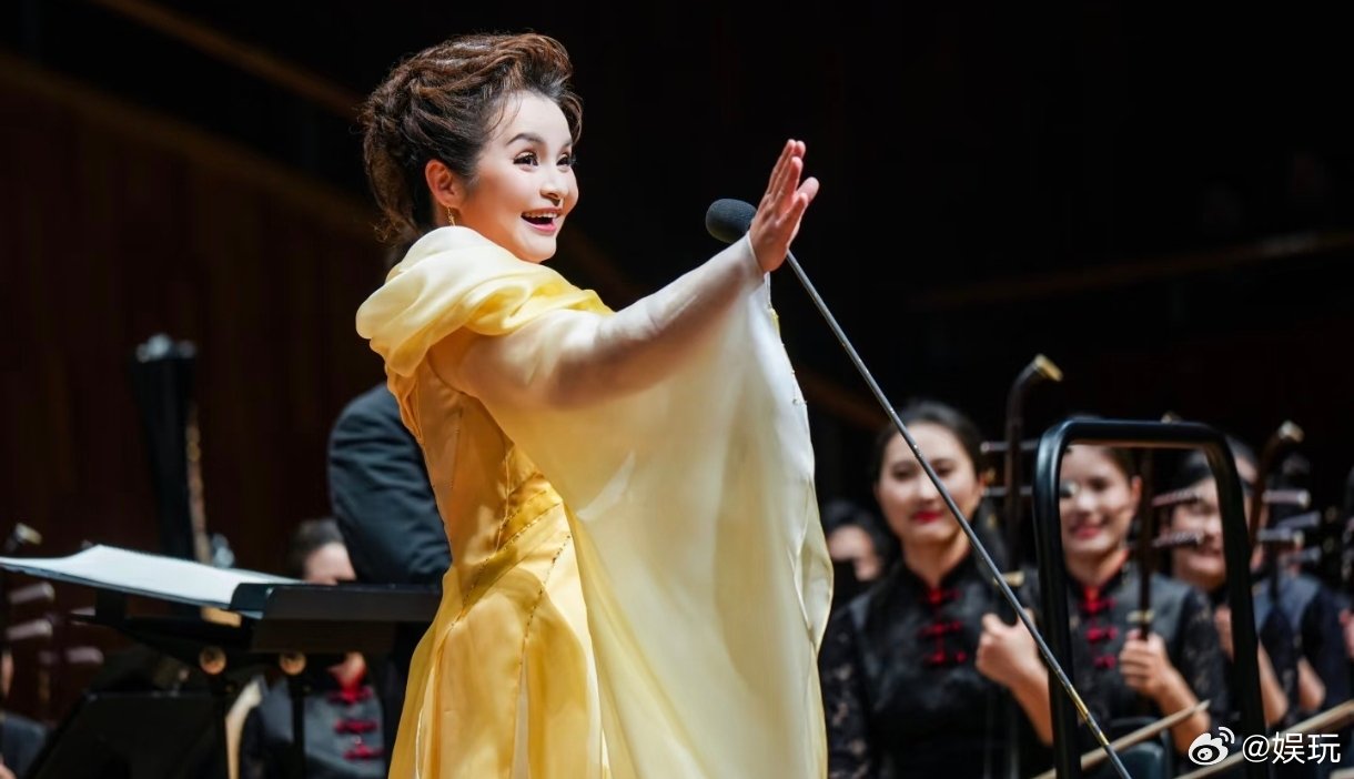 万妮达帮唱嘉宾吴碧霞歌手总决赛帮唱歌手2026殿堂级歌唱家助阵万妮达，两种截然不