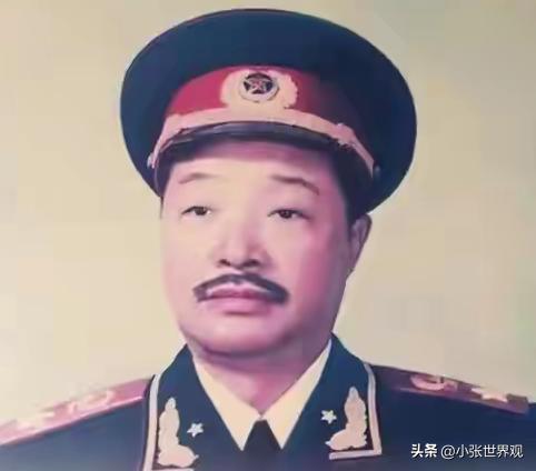 十大元帅中，文化最低的是贺龙，没上过正式学堂，但令人惊叹的是这个两把菜刀起家的元