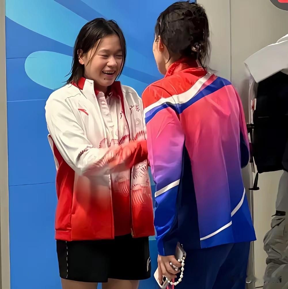 为什么绝大多数人都喜欢全红婵?
你说天才谁不喜欢？
你说善良谁不喜欢？
你说可爱