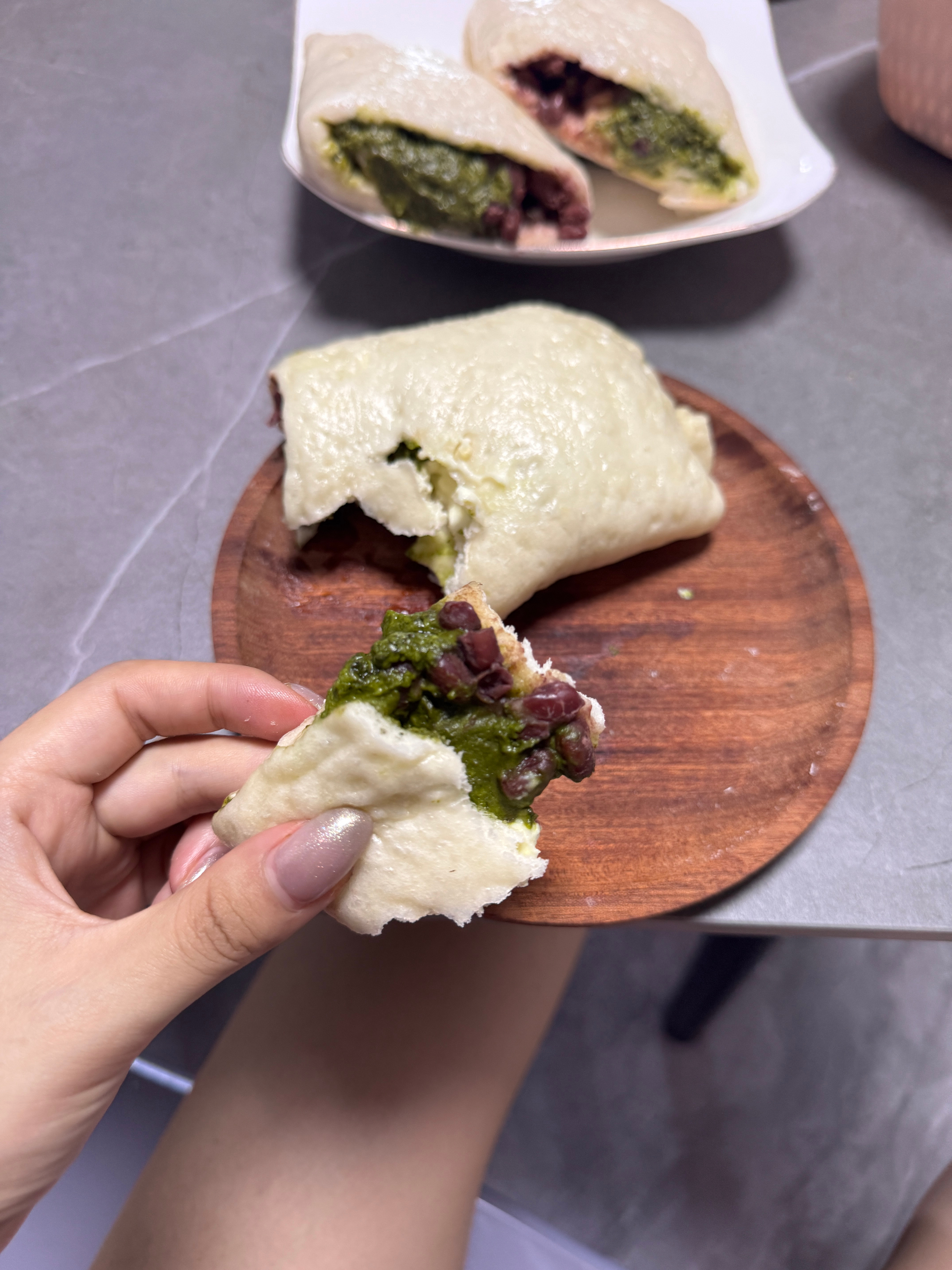 🦖小厨房今天做了五谷丰登馒头红豆加了好多糖 抹茶乳酪给的太满咯最近一周都是一天