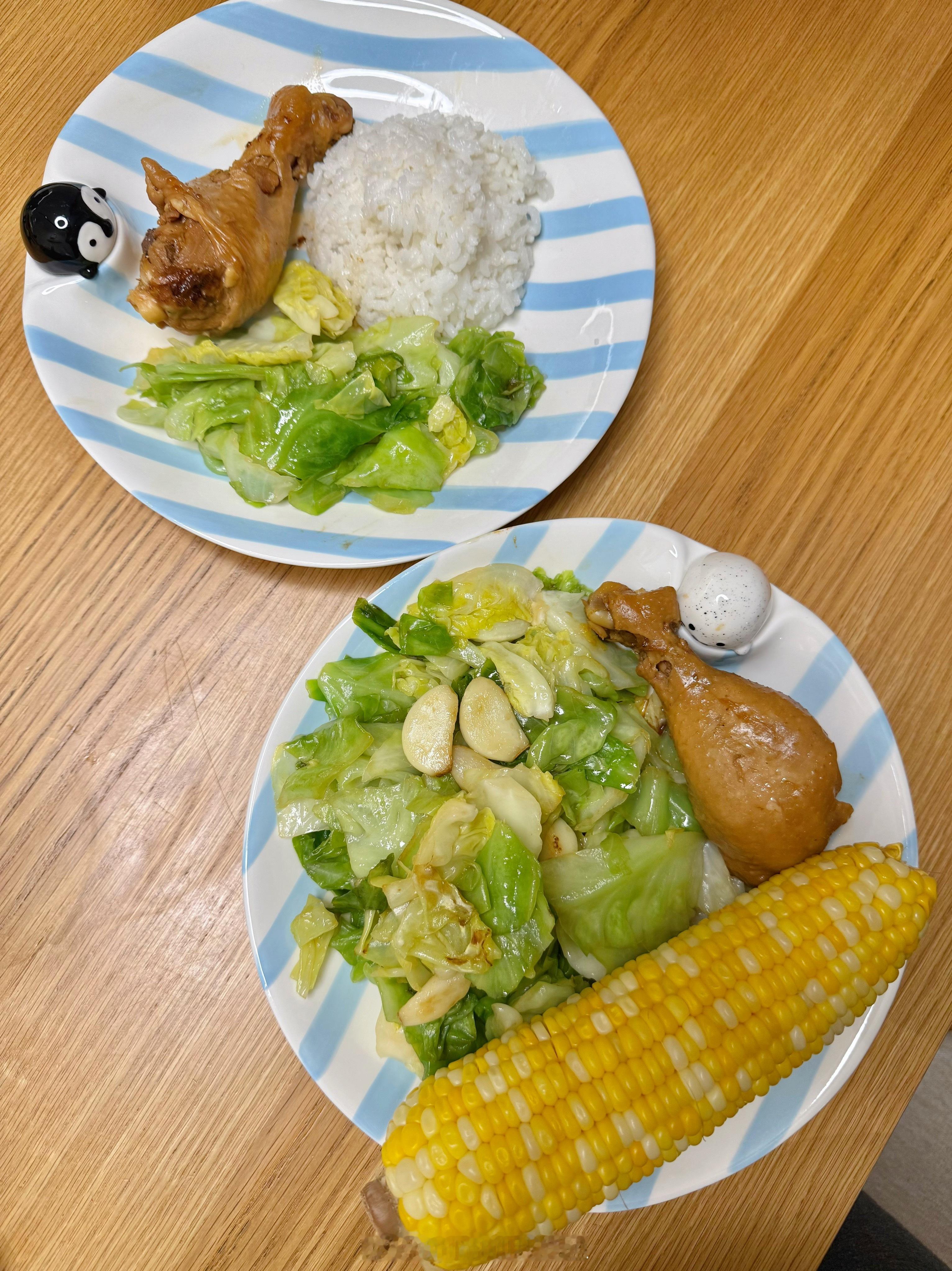 其实我今晚没什么胃口，但还是要努力吃点。 