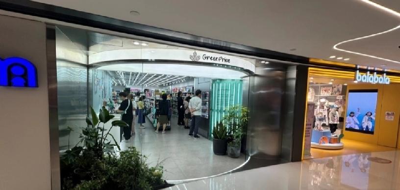 香港沙田新城市广场今日（3月30日）下午流传一宗偷拍事件，一名女事主零售店购物期