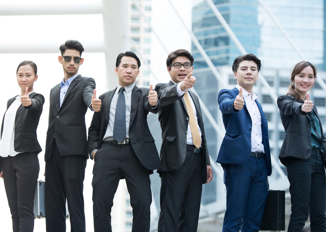 阶层分化严重！资源、财富集中在极少数人群手里，形成了实际上的寡头！现在互联网上有