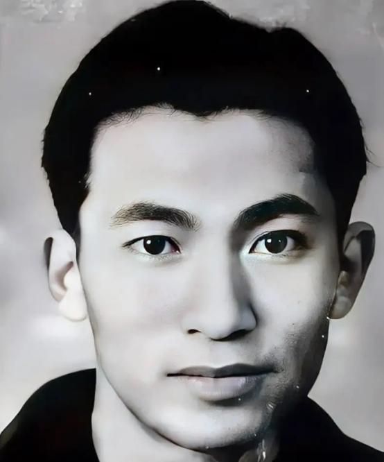 1949年，重庆解放前一天，一位红色特工身中27枪，壮烈牺牲。不久，他新婚4个月