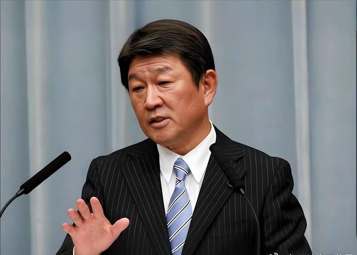 日外相替高市早苗“缓颊”，奴颜婢膝令人侧目

俄媒今日报道，针对特朗普在与高市早