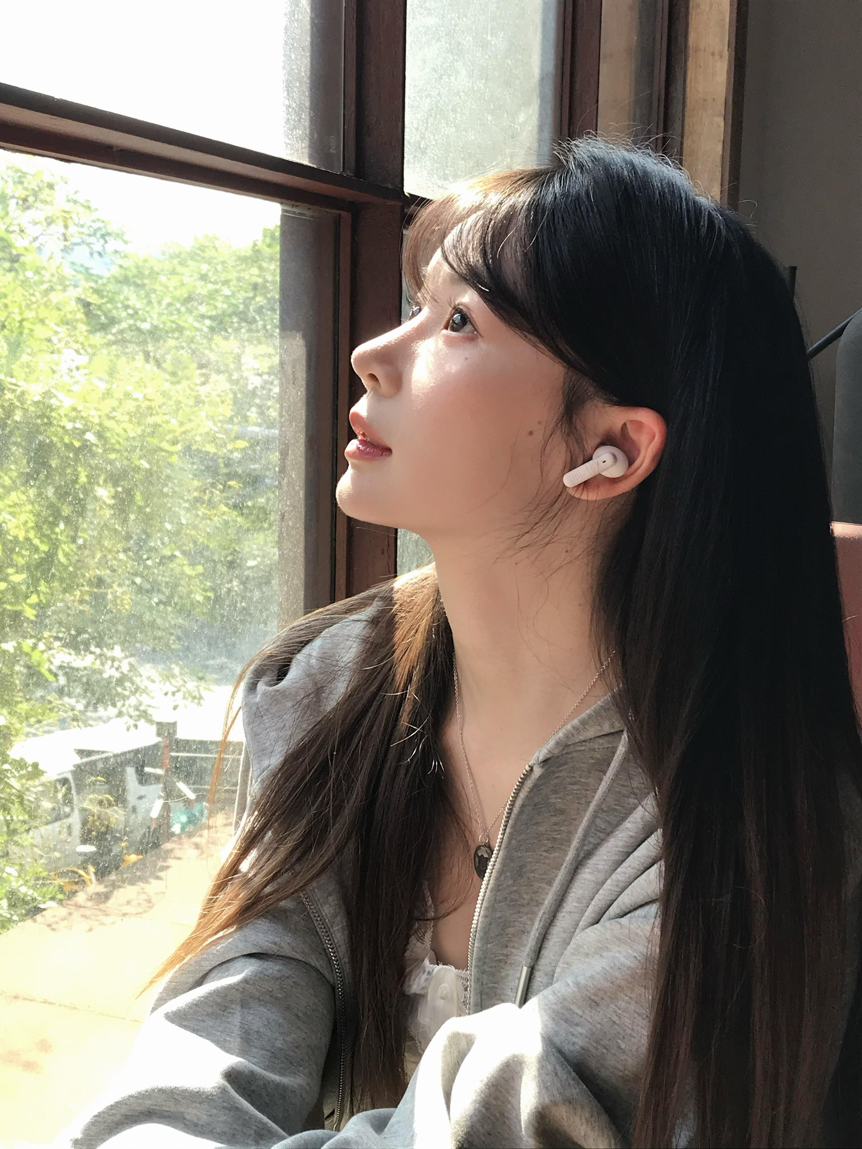 分一只耳朵给我我喜欢按自己的节奏生活🎵看看书听听音乐沉浸在自己的世界里生活的快