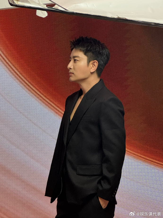 贾乃亮工作室打假贾乃亮工作室已取证 网传贾乃亮社交平台点赞并回复了一条用PGon