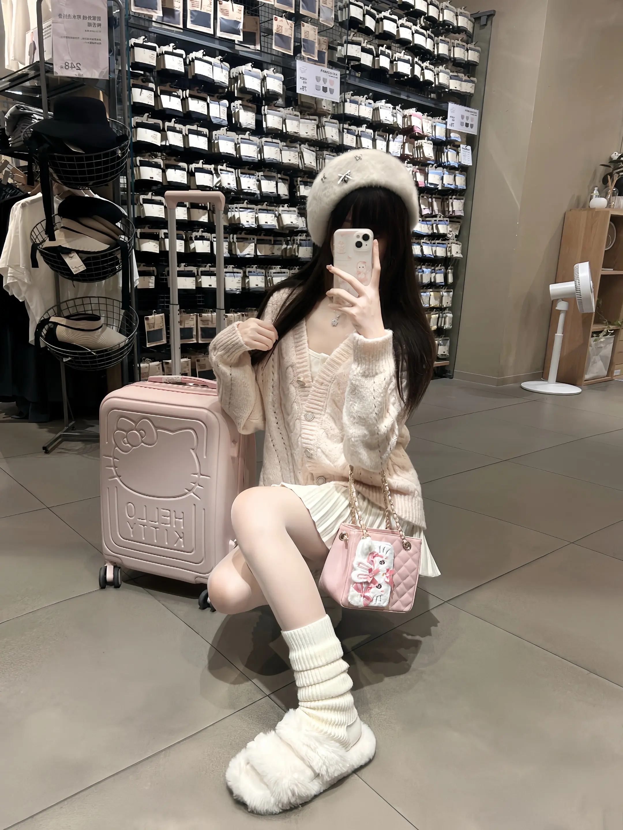 他天天都有抽不完的烟 你想要的东西他却说有钱再买 你太傻了
