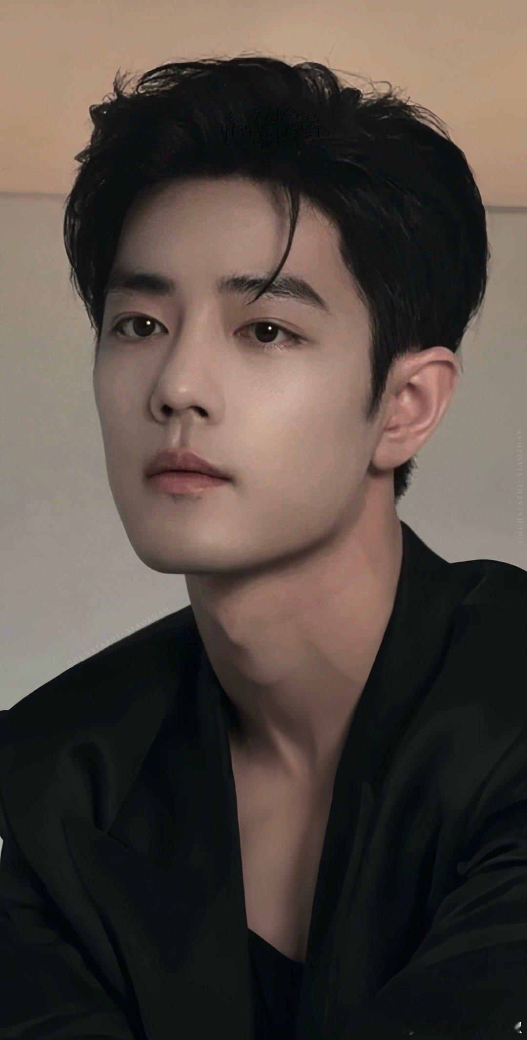 肖战2.25出发米兰时装周，受邀Gucci和Tods，没得休真的没休 