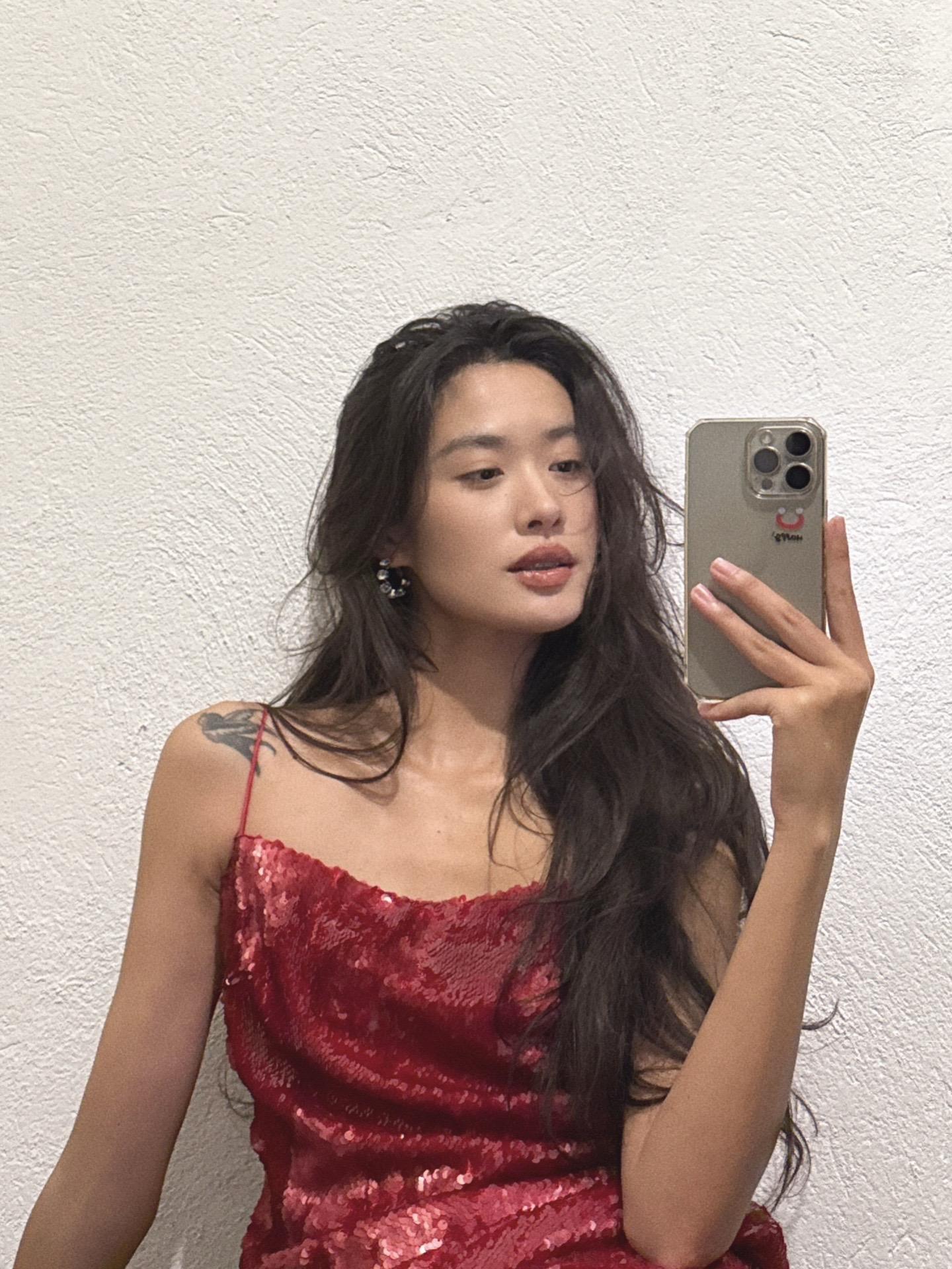 愿你从不伤感 只有性感。