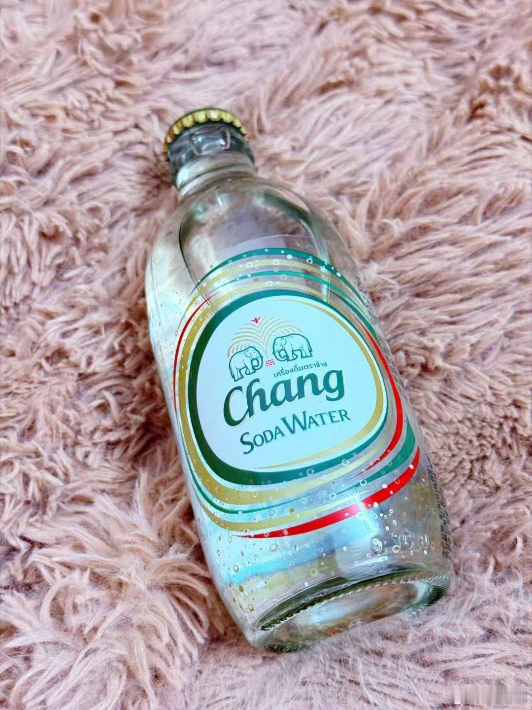 泰象全球品牌代言人曾舜晞开瓶泰象Chill是现在上次看到曾舜晞和泰象苏打水这对C