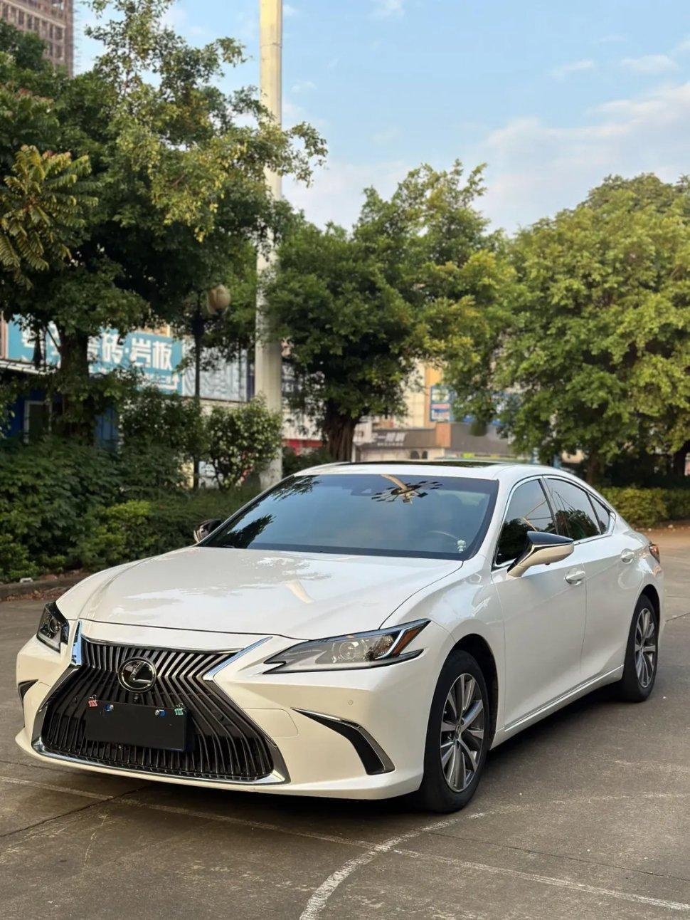 有没有和我一样的冤大头，2020年花35万买了台雷克萨斯ES200。现在想卖掉，