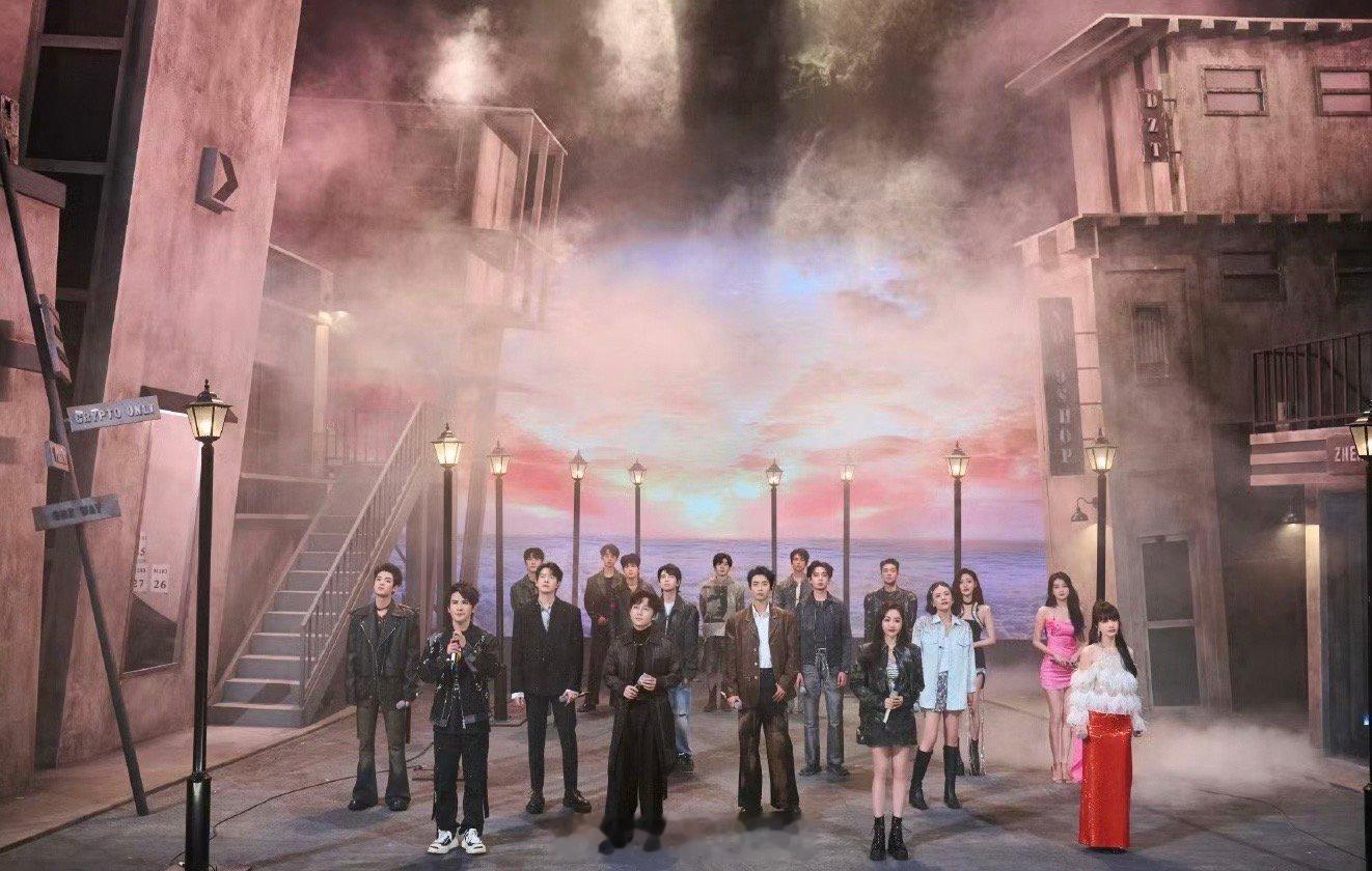 看大侦探十年了大侦探 十一年了，意味着我的青春有它十年。从第一季的青涩到现在的游