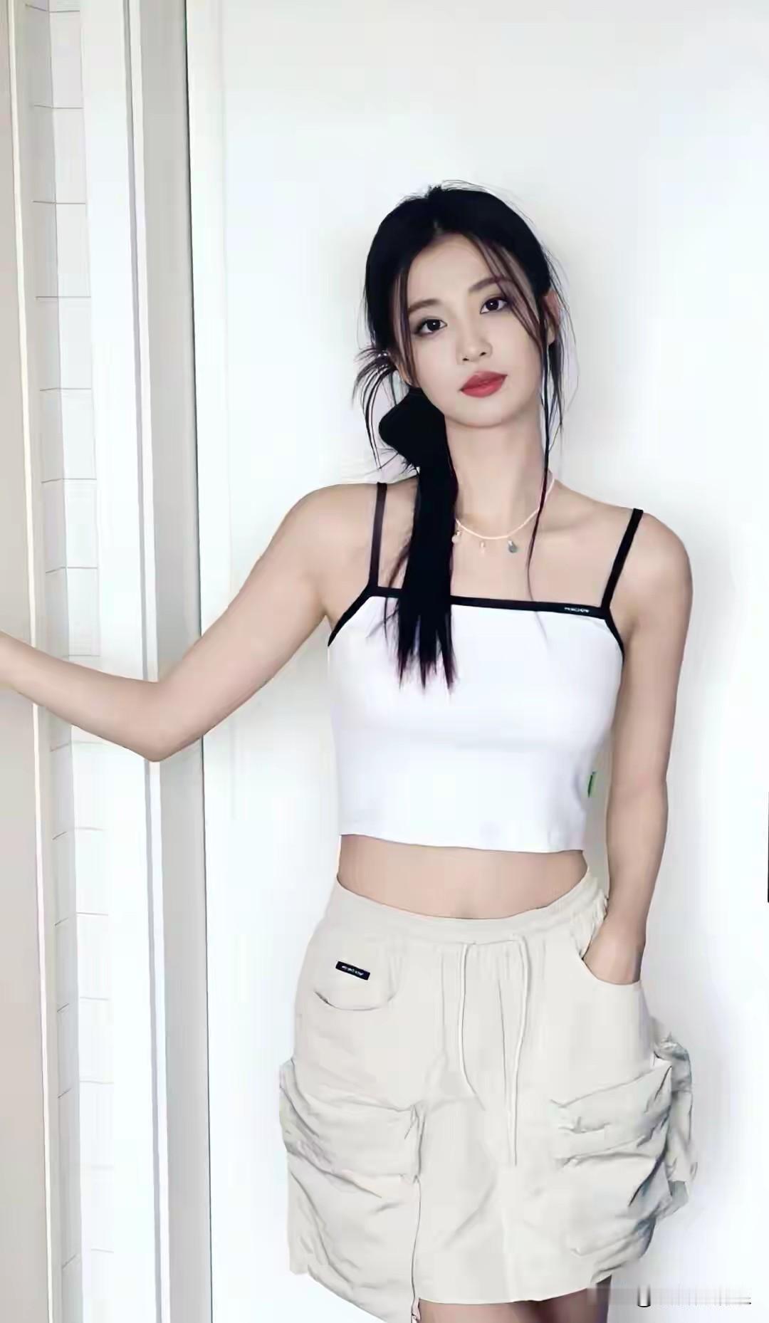 电视上看着一般般，真人巨美。